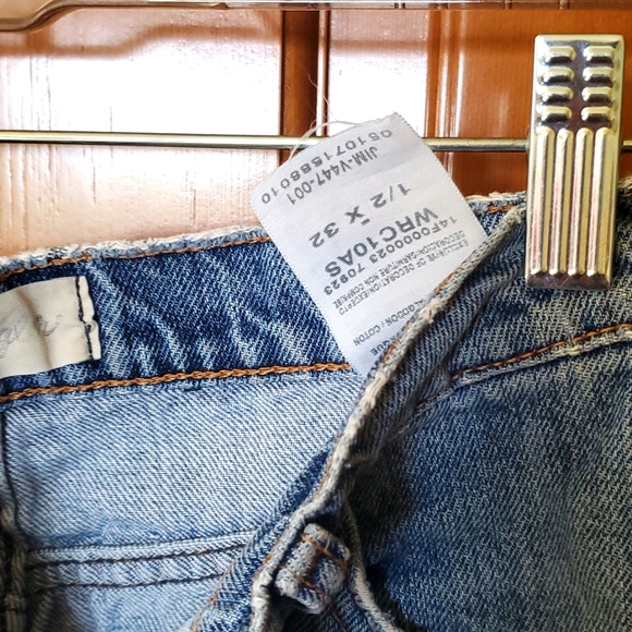 Cowgirl Cut Wrangler Shorts - Picture 3 of 4